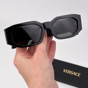 Versace VE4489U GB1/87 Black Rectangle Sunglasses Dark Grey Lens Unisex